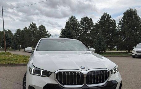 BMW 5 серия, 2025 год, 6 700 000 рублей, 6 фотография