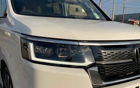 Honda Stepwgn, 2023 год, 2 360 000 рублей, 8 фотография