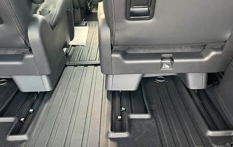 Honda Stepwgn, 2023 год, 2 360 000 рублей, 16 фотография