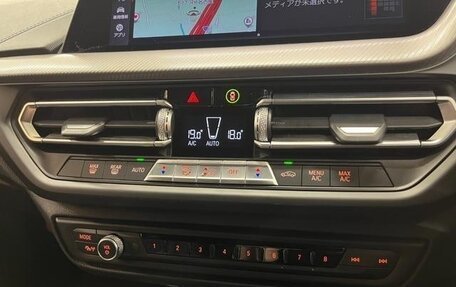 BMW 1 серия, 2022 год, 1 800 500 рублей, 10 фотография