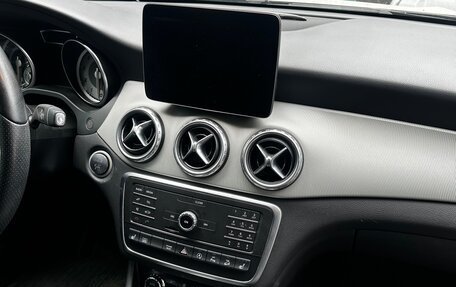 Mercedes-Benz GLA, 2016 год, 1 750 000 рублей, 13 фотография
