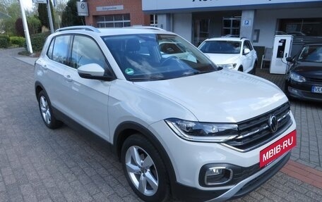 Volkswagen T-Cross I, 2022 год, 2 177 000 рублей, 2 фотография