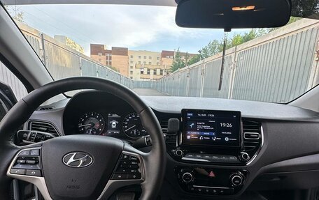 Hyundai Solaris II рестайлинг, 2021 год, 5 фотография
