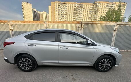 Hyundai Solaris II рестайлинг, 2021 год, 16 фотография