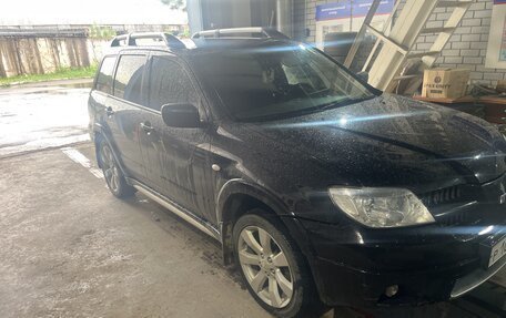 Mitsubishi Outlander III рестайлинг 3, 2006 год, 585 000 рублей, 3 фотография