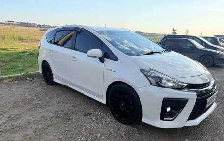 Toyota Prius Alpha I (ZVW40/41), 2016 год, 1 850 000 рублей, 2 фотография