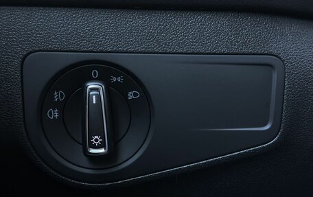 Volkswagen Tiguan II, 2018 год, 2 399 000 рублей, 20 фотография