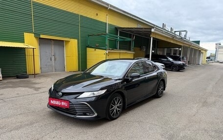 Toyota Camry, 2021 год, 3 500 000 рублей, 2 фотография