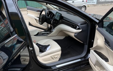 Toyota Camry, 2021 год, 3 500 000 рублей, 10 фотография