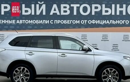 Mitsubishi Outlander III рестайлинг 3, 2014 год, 1 499 000 рублей, 4 фотография