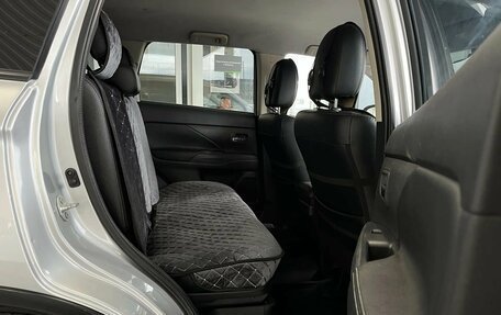 Mitsubishi Outlander III рестайлинг 3, 2014 год, 1 499 000 рублей, 15 фотография