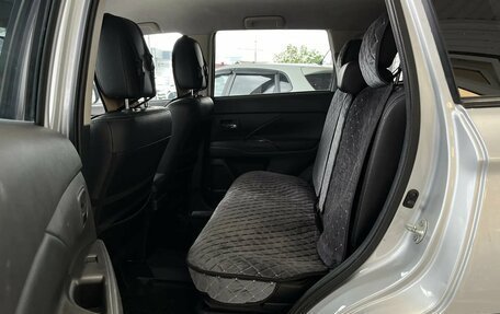 Mitsubishi Outlander III рестайлинг 3, 2014 год, 1 499 000 рублей, 11 фотография
