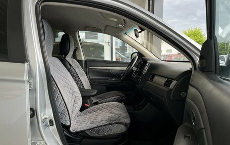 Mitsubishi Outlander III рестайлинг 3, 2014 год, 1 499 000 рублей, 16 фотография