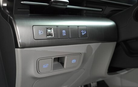 Hyundai Kona, 2025 год, 3 650 000 рублей, 20 фотография