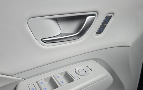 Hyundai Kona, 2025 год, 3 650 000 рублей, 24 фотография
