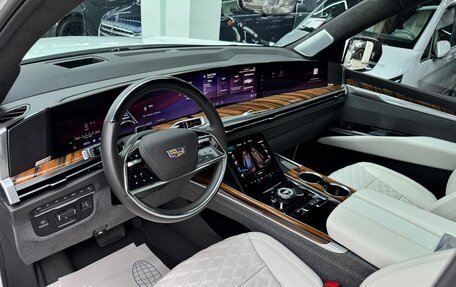 Cadillac Escalade V, 2024 год, 16 990 000 рублей, 16 фотография