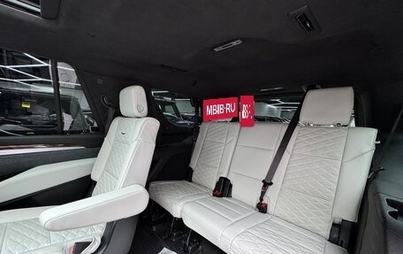 Cadillac Escalade V, 2024 год, 16 990 000 рублей, 26 фотография