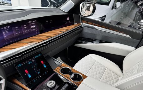 Cadillac Escalade V, 2024 год, 16 990 000 рублей, 30 фотография