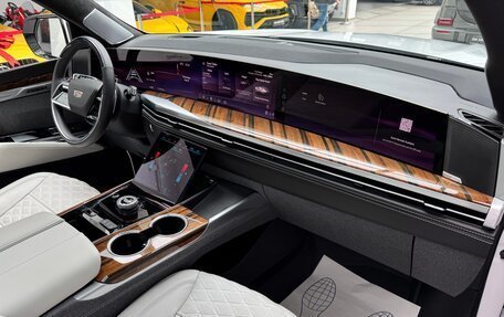 Cadillac Escalade V, 2024 год, 16 990 000 рублей, 32 фотография