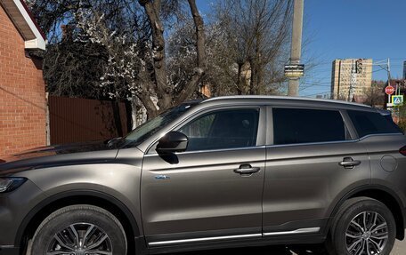 Geely Atlas, 2023 год, 2 400 000 рублей, 3 фотография