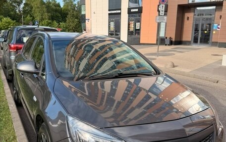 Opel Astra J, 2011 год, 620 000 рублей, 3 фотография
