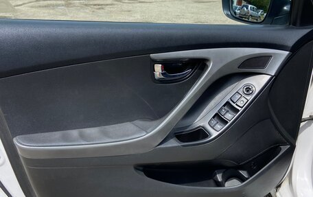 Hyundai Elantra V, 2012 год, 1 090 000 рублей, 22 фотография