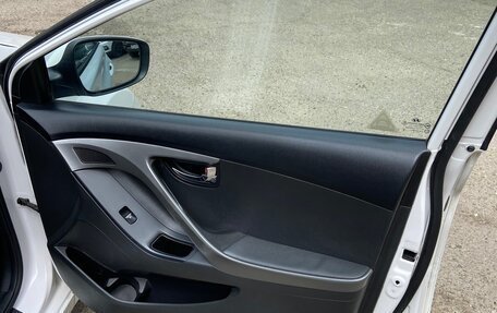 Hyundai Elantra V, 2012 год, 1 090 000 рублей, 28 фотография