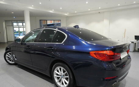 BMW 5 серия, 2018 год, 3 395 000 рублей, 4 фотография