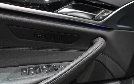 BMW 5 серия, 2018 год, 3 395 000 рублей, 8 фотография