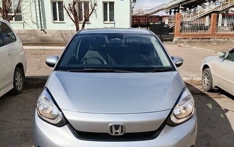 Honda Fit, 2021 год, 1 500 000 рублей, 1 фотография