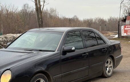 Mercedes-Benz E-Класс, 2001 год, 390 000 рублей, 6 фотография