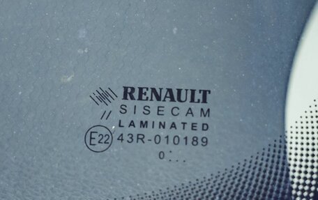 Renault Logan II, 2018 год, 1 068 000 рублей, 12 фотография