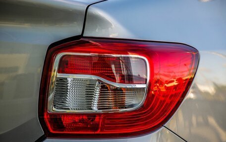 Renault Logan II, 2018 год, 1 068 000 рублей, 13 фотография