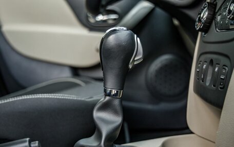 Renault Logan II, 2018 год, 1 068 000 рублей, 31 фотография