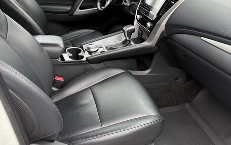 Mitsubishi Montero Sport, 2022 год, 3 830 000 рублей, 15 фотография
