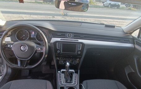 Volkswagen Passat B8 рестайлинг, 2017 год, 2 070 000 рублей, 19 фотография
