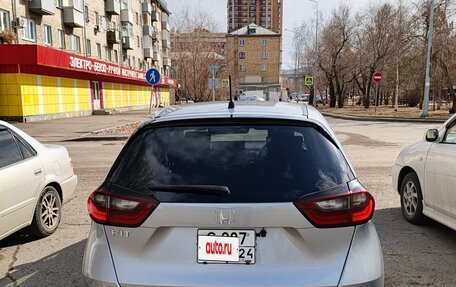 Honda Fit, 2021 год, 1 500 000 рублей, 2 фотография