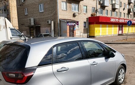 Honda Fit, 2021 год, 1 500 000 рублей, 3 фотография