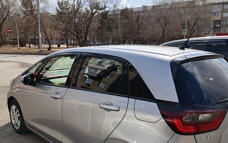 Honda Fit, 2021 год, 1 500 000 рублей, 4 фотография