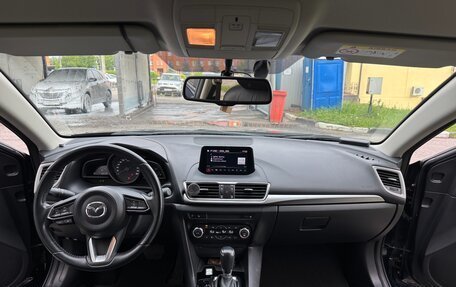 Mazda 3, 2018 год, 1 930 000 рублей, 11 фотография