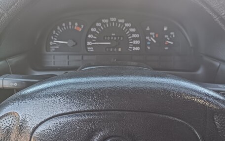 Opel Vectra A, 1994 год, 300 000 рублей, 17 фотография