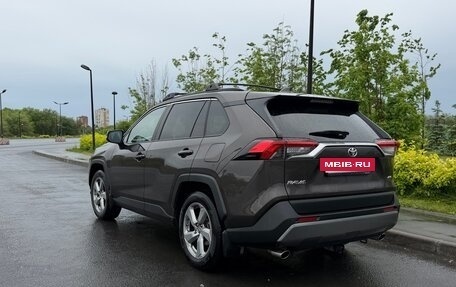 Toyota RAV4, 2020 год, 2 999 000 рублей, 4 фотография
