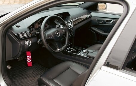 Mercedes-Benz E-Класс, 2011 год, 1 175 000 рублей, 13 фотография