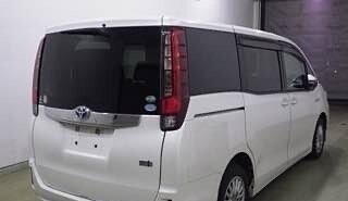 Toyota Noah III, 2015 год, 1 345 000 рублей, 3 фотография