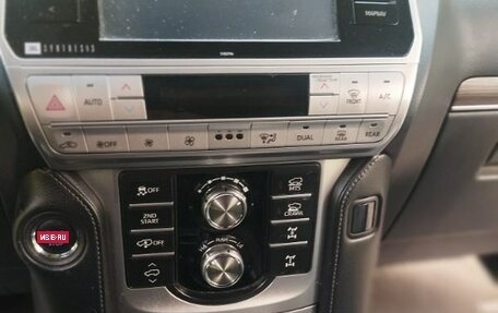 Toyota Land Cruiser Prado 150 рестайлинг 2, 2018 год, 4 300 000 рублей, 7 фотография