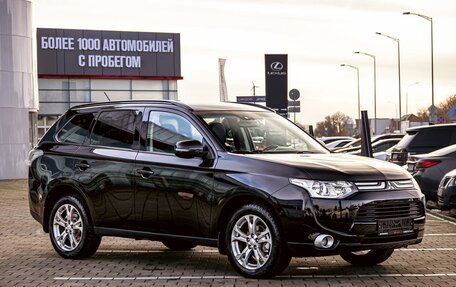 Mitsubishi Outlander III рестайлинг 3, 2014 год, 1 255 000 рублей, 3 фотография