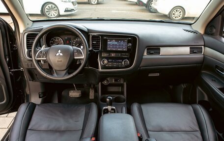 Mitsubishi Outlander III рестайлинг 3, 2014 год, 1 255 000 рублей, 15 фотография