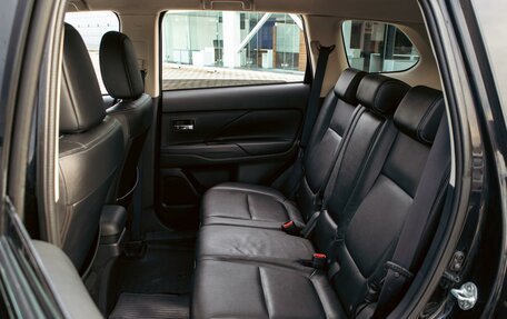 Mitsubishi Outlander III рестайлинг 3, 2014 год, 1 255 000 рублей, 16 фотография