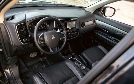 Mitsubishi Outlander III рестайлинг 3, 2014 год, 1 255 000 рублей, 13 фотография