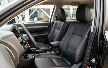 Mitsubishi Outlander III рестайлинг 3, 2014 год, 1 255 000 рублей, 11 фотография